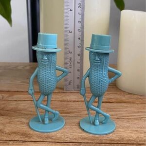 Vintage set of 2 Blue Mr Peanut Salt and Pepper Shakers